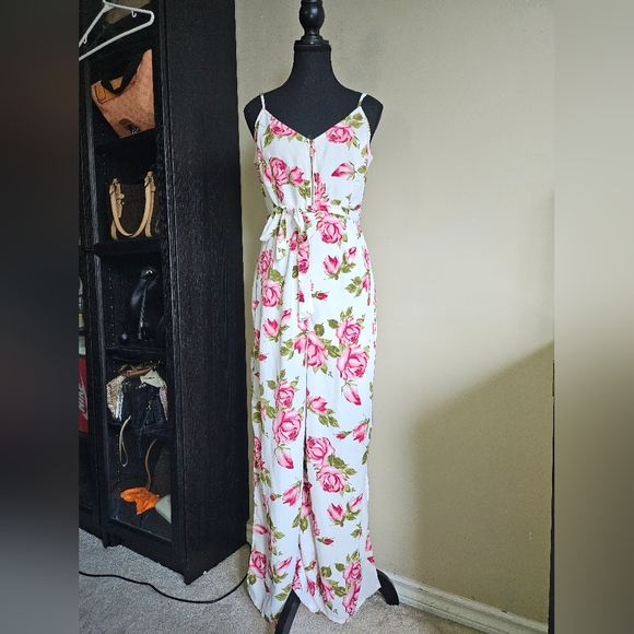 New + Tag Guess Womens Size Large Pink Roses Flower Pant White Jumpsuit Romper - Picture 2 of 9